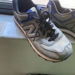 New balance women’s sneakers. Metallic size 8.